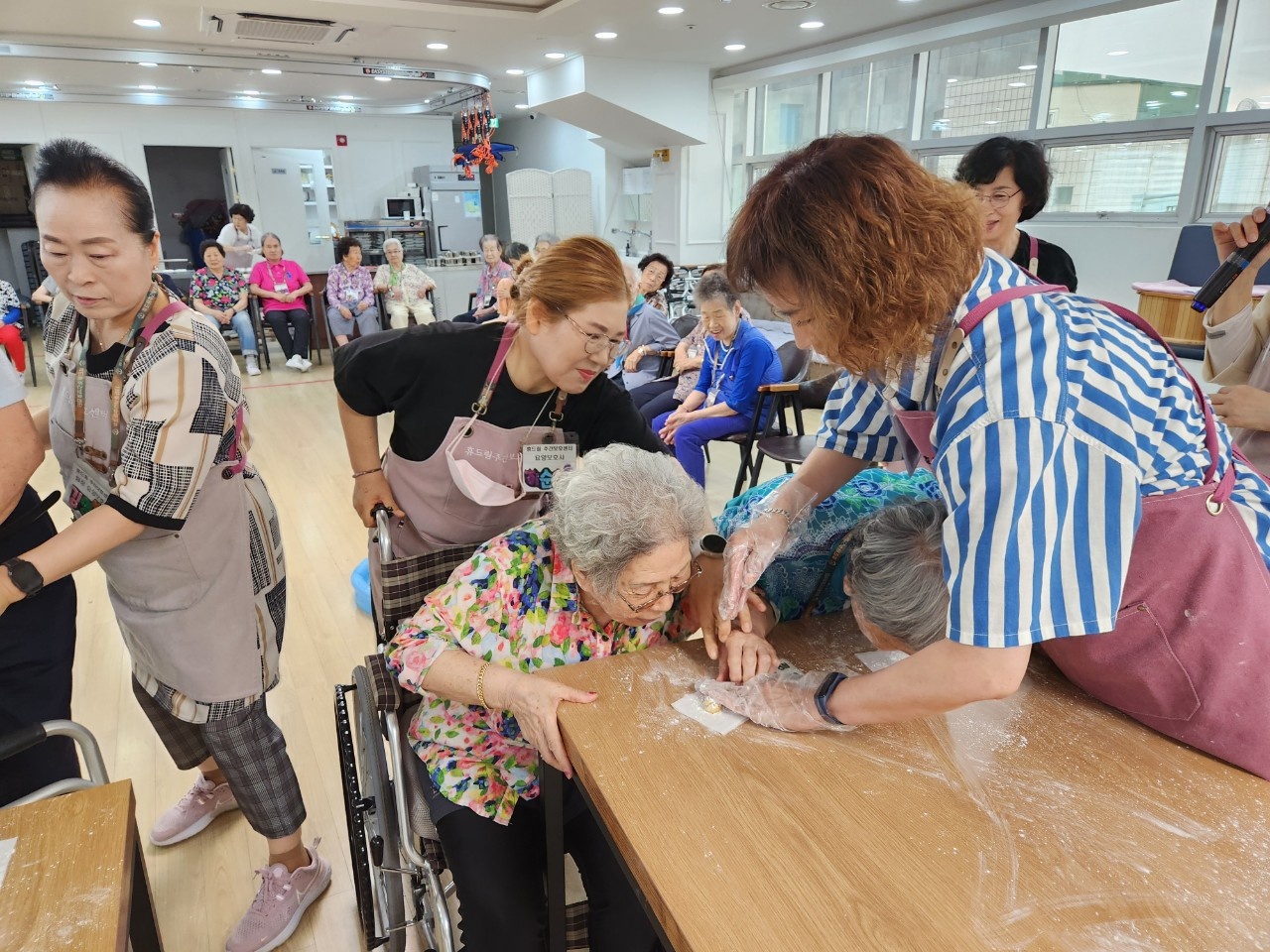 8302_copy_8314_3695294320_ChyiQSkD_03dc7480c1fafd14f57d788abf56c83d15f10408.jpg 이미지크게보기